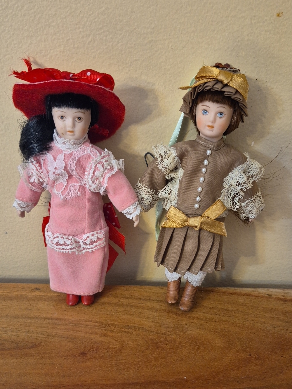 Danbury Mint The Ladies of Fashion Assorted Mini Doll Ornaments- Full Set of 25 - Picture 12 of 16